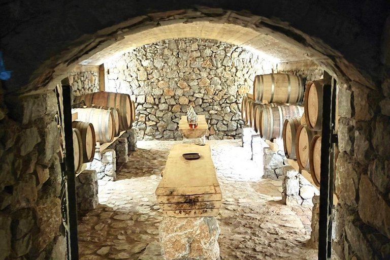 奥赫里德：巴拉克利亚蒸馏厂传统拉基亚品鉴奥赫里德：巴拉克利亚传统拉基亚酒厂品鉴