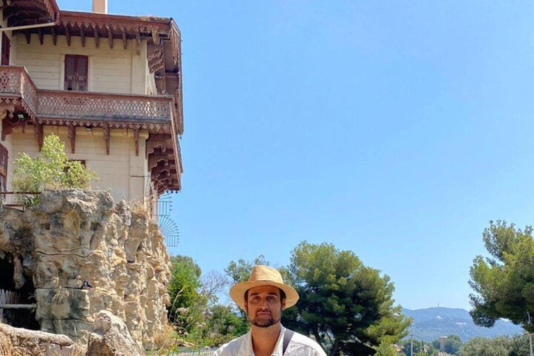 Esplorate Èze e la Costa Azzurra a bordo di una Renault Mégane E-Tech.Scopri Èze e la Costa Azzurra con una Renault Mégane E-Tech.