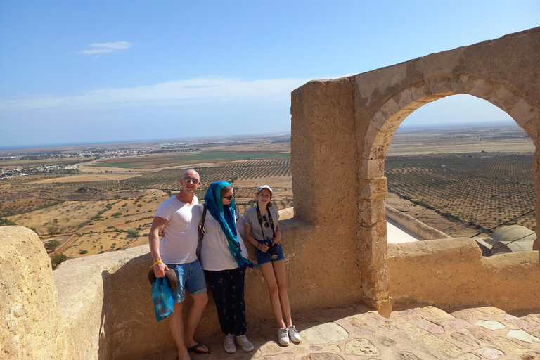 Tunis: Ur tiden Berberbyarna Tekrouna och Zriba Alia