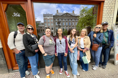 Amsterdam: Small Group Walking Tour with Fun Guide Walking Tour in Amsterdam with Enthusiastic and Fun Guide