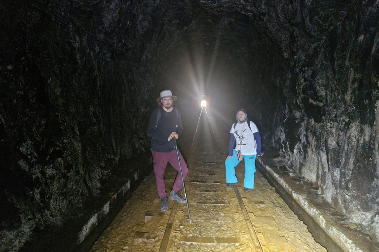 Medellín: tour di un giorno del Tunel de la Quiebra, della ferrovia e delle cascateMedellín: Tour di un giorno del Tunel de la Quiebra, della ferrovia e delle cascate