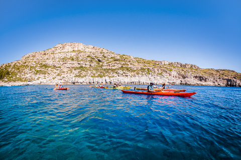 Rodes: excursão de caiaque no mar pela rota dos piratasAtividade de caiaque e mergulho com snorkel em família