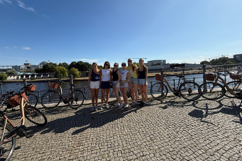 Berlin : visite à vélo de 3,5 heures - Un voyage dans le temps à travers la capitaleBerlin : balade à vélo de 3,5 heures - Un voyage dans le temps à travers la capitale