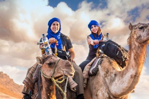 Cena mágica en el desierto de Agafay bajo las estrellas y paseo en camello