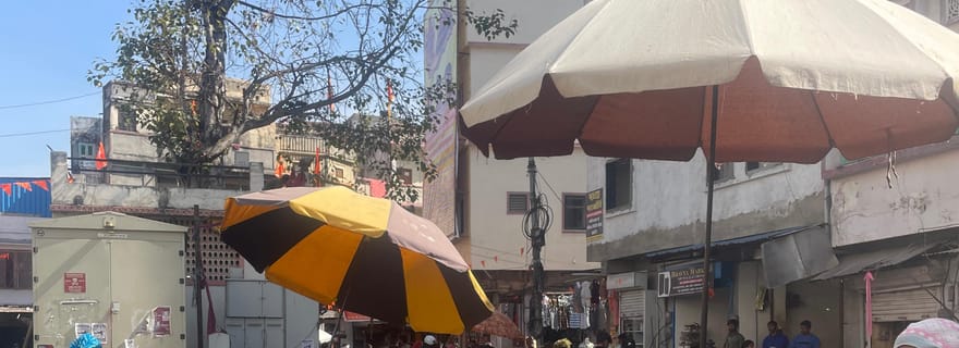 Promenade du patrimoine, marchés locaux et dégustation de produits alimentaires - non touristique