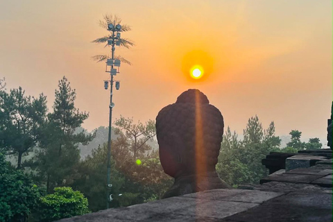 Yogyakarta: Borobudur Sunrise & Mount Merapi Jeep Tour