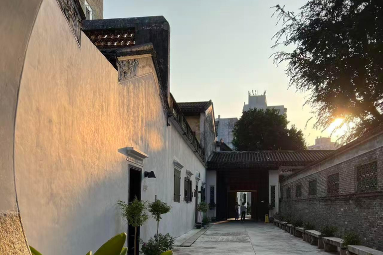 Macau: Pre-Portuguese History Walking Tour with Guide