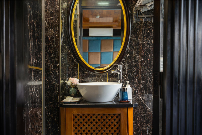 Hanoi: 2 days Lan Ha Bay Cruise, Bai Tu Long, Cat Ba Island