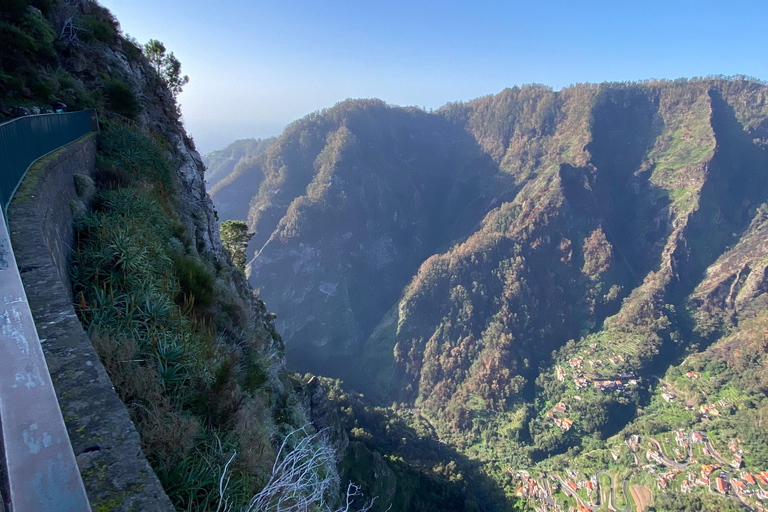 Madeira: Pico do Arrieiro SunrisePico do Arrieiro Sunrise tour