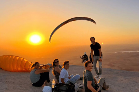 Marrakech: Parapendio e giro in cammello nella catena montuosa dell&#039;AtlanteMarrakech: Escursione in parapendio e giro in cammello sulle Montagne dell&#039;Atlante