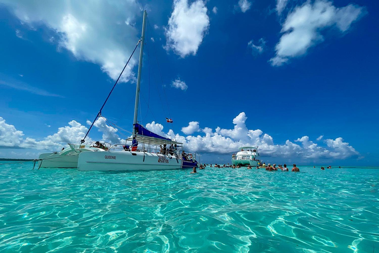 Punta Cana: Saona Island Cruise with Lunch & Open Bar Deluxe
