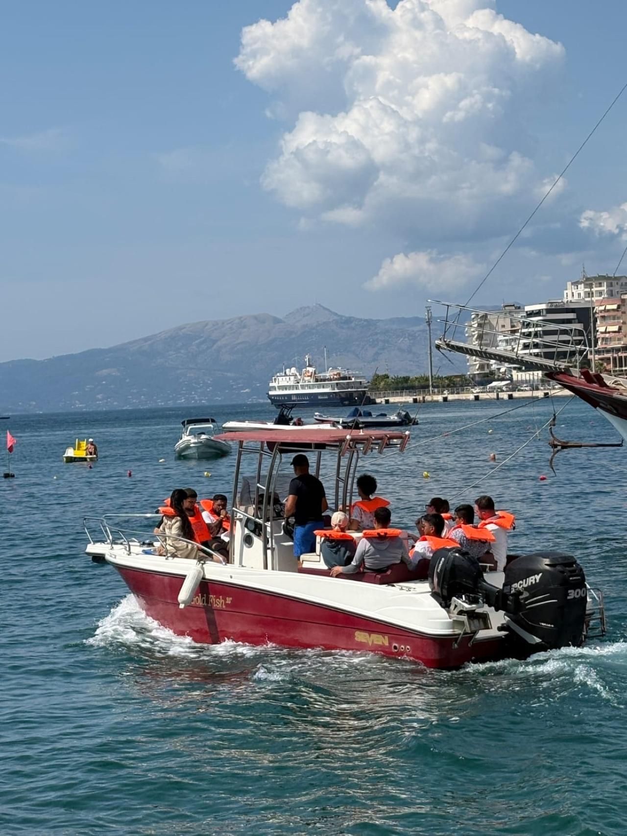 Saranda: Private Bootstour bei Sonnenuntergang nach Ksamil