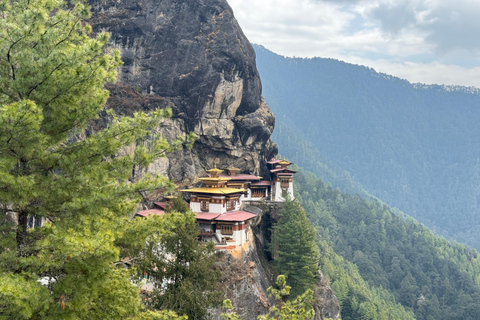 Utforska Bhutan: 6-dagars privat tur till Thimphu, Paro och Punakha