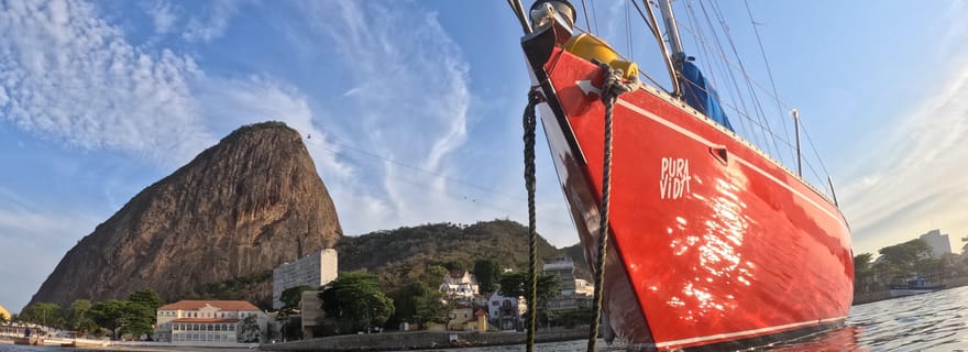 Rio de Janeiro : Excursion en bateau au coucher du soleil avec collations et boissons