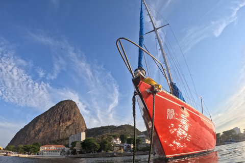 Rio de Janeiro: Sailing Sunset Tour with Snacks and Drinks