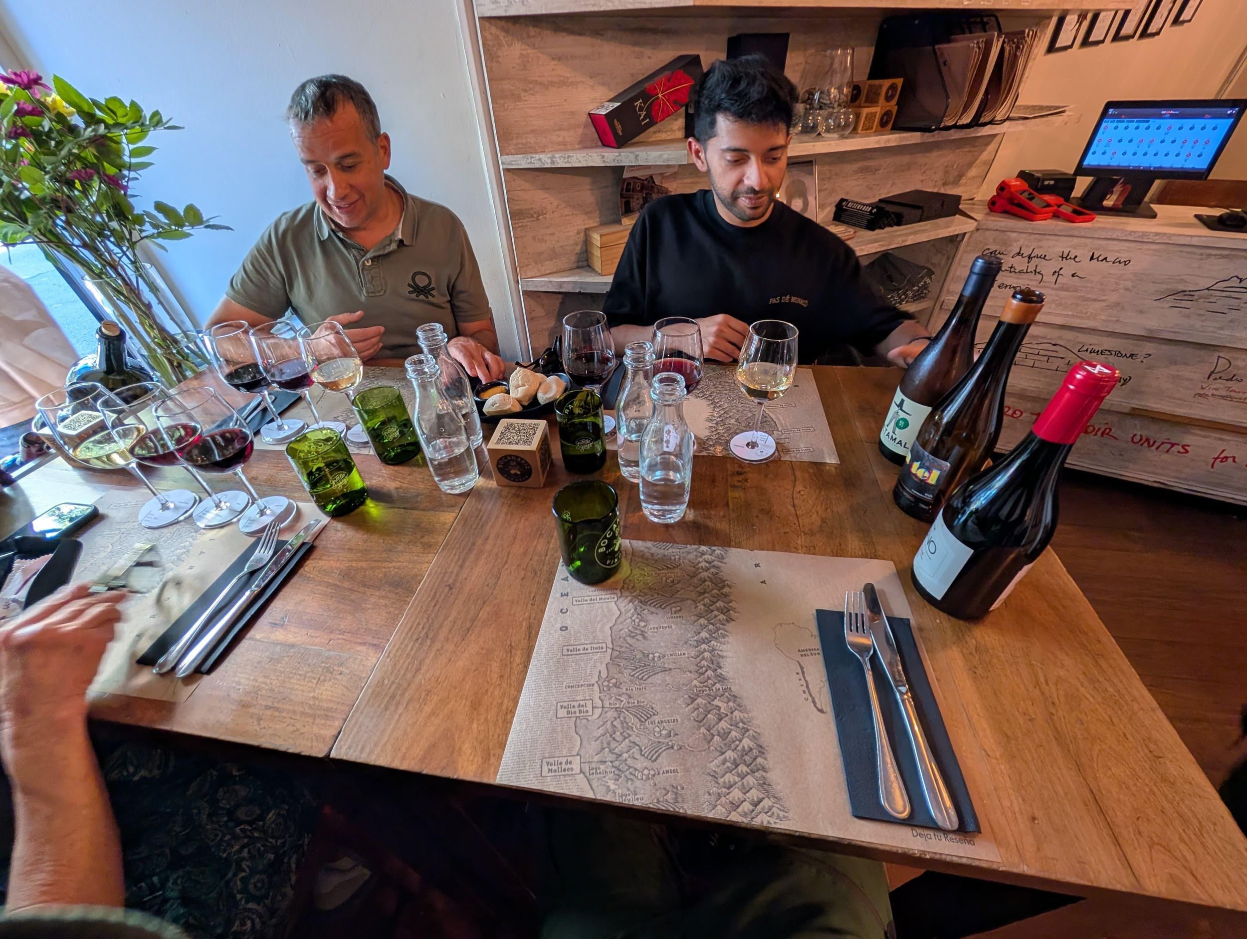 Kulinarisches Lastarria: Eine Reise durch Wein, Essen und Geschichte