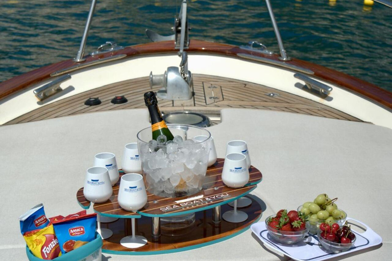 Private boat tour of the Amalfi Coast 4 hours