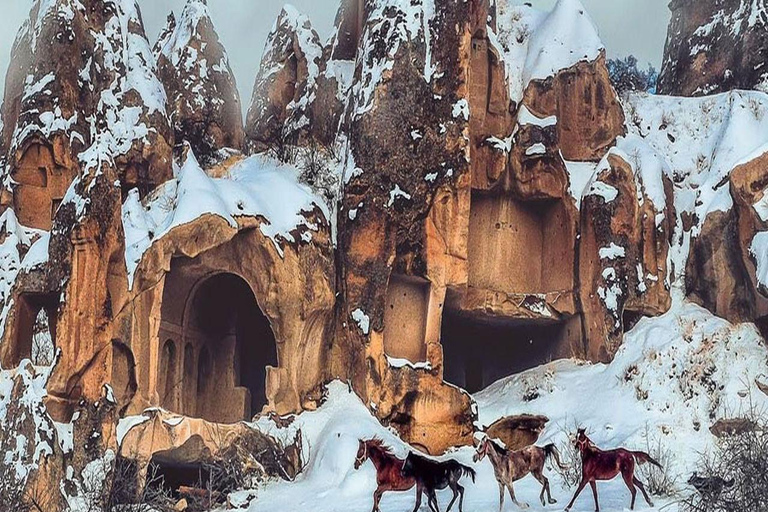 Cappadoce : Fascinante randonnée à cheval dans des vallées uniques