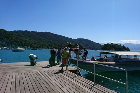 Rio de Janeiro : Transfert en navette vers Ilha Grande - AbraãoRio de Janeiro : Hôtels et aéroports à Ilha Grande - Abraão