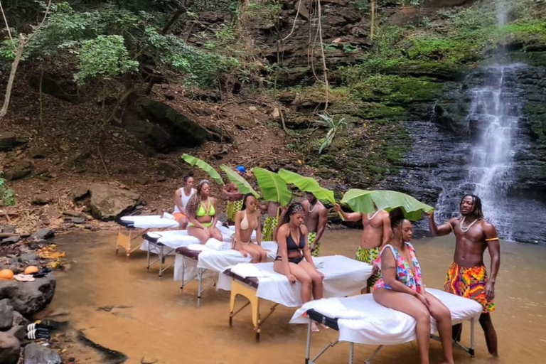 Ghana: Waterfall Massage with Lunch Experience