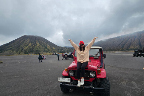 "Java Highlights: Yogyakarta to Bromo & Ijen Volcanoes"