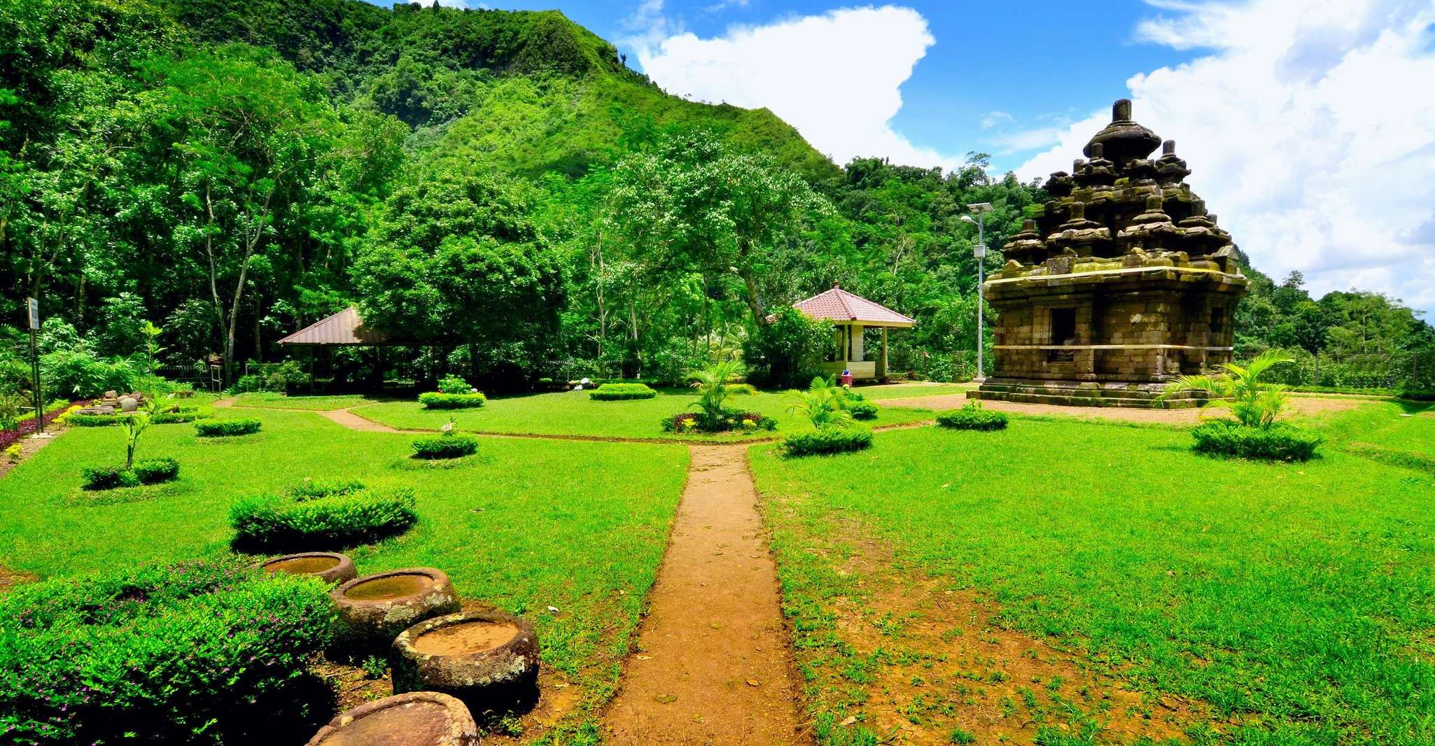 yogyakarta, Selogriyo, Marvel Amidst Java's Lush Terraces - Housity