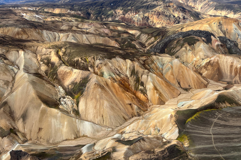 Landmannalaugar: Helicopter tour with 3 Landings