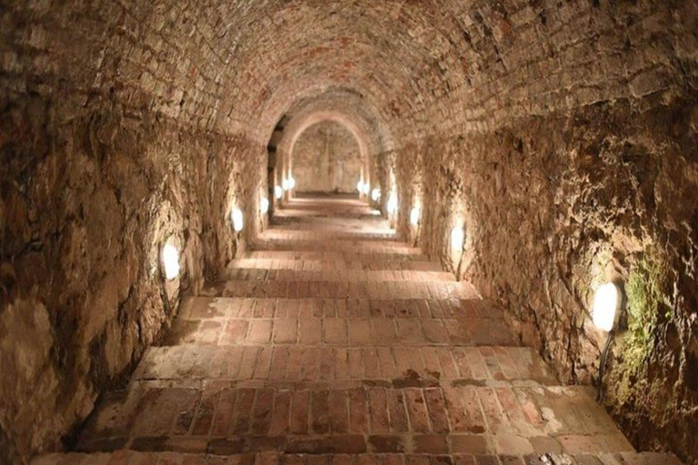 Bratislava: Cerveny Kamen Castle and Wine Tasting Tour