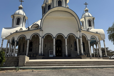 Addis After Dark: Landmarks, Fountains & Tej Tasting