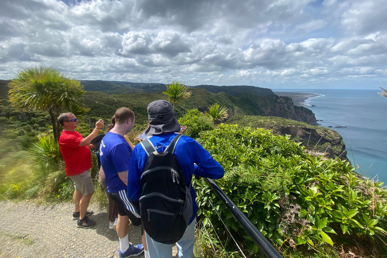 Piha e Karekare - Tour privato fuori AucklandTour privato guidato in lingua tedesca