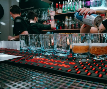 Wroclaw: Pub Crawl with Unlimited Drinks and VIP Club Entry