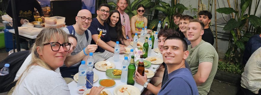Bangkok: tour gastronômico a pé com degustação tailandesa autêntica em Yaowarat