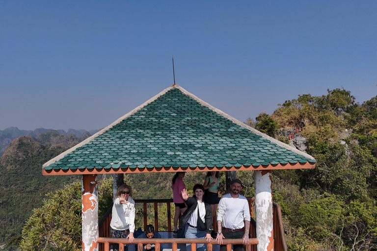 Half Day Hiking to Cat Ba National Park with a Guide