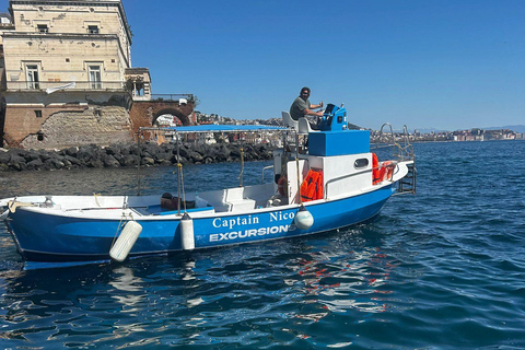 Naples: Posillipo Coast Snorkeling Cruise with Food & Drinks