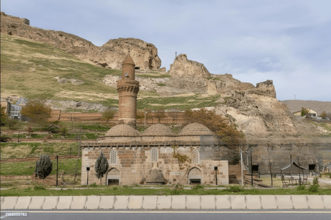 Halbtagestour von Baku aus: Chirag Gala Festung Wandertour