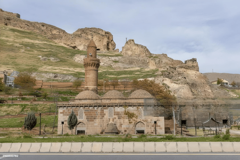 Halbtagestour von Baku aus: Chirag Gala Festung Wandertour