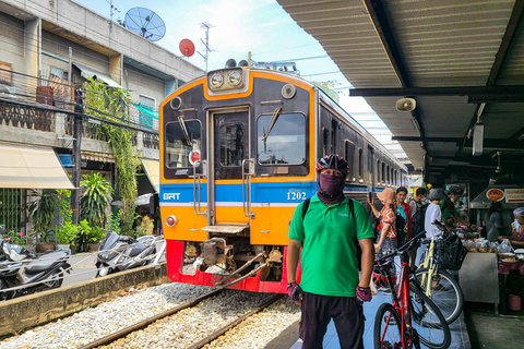 Bangkok: Passeio de bicicleta de meio dia pelas vidas locais e gastronomia com almoço