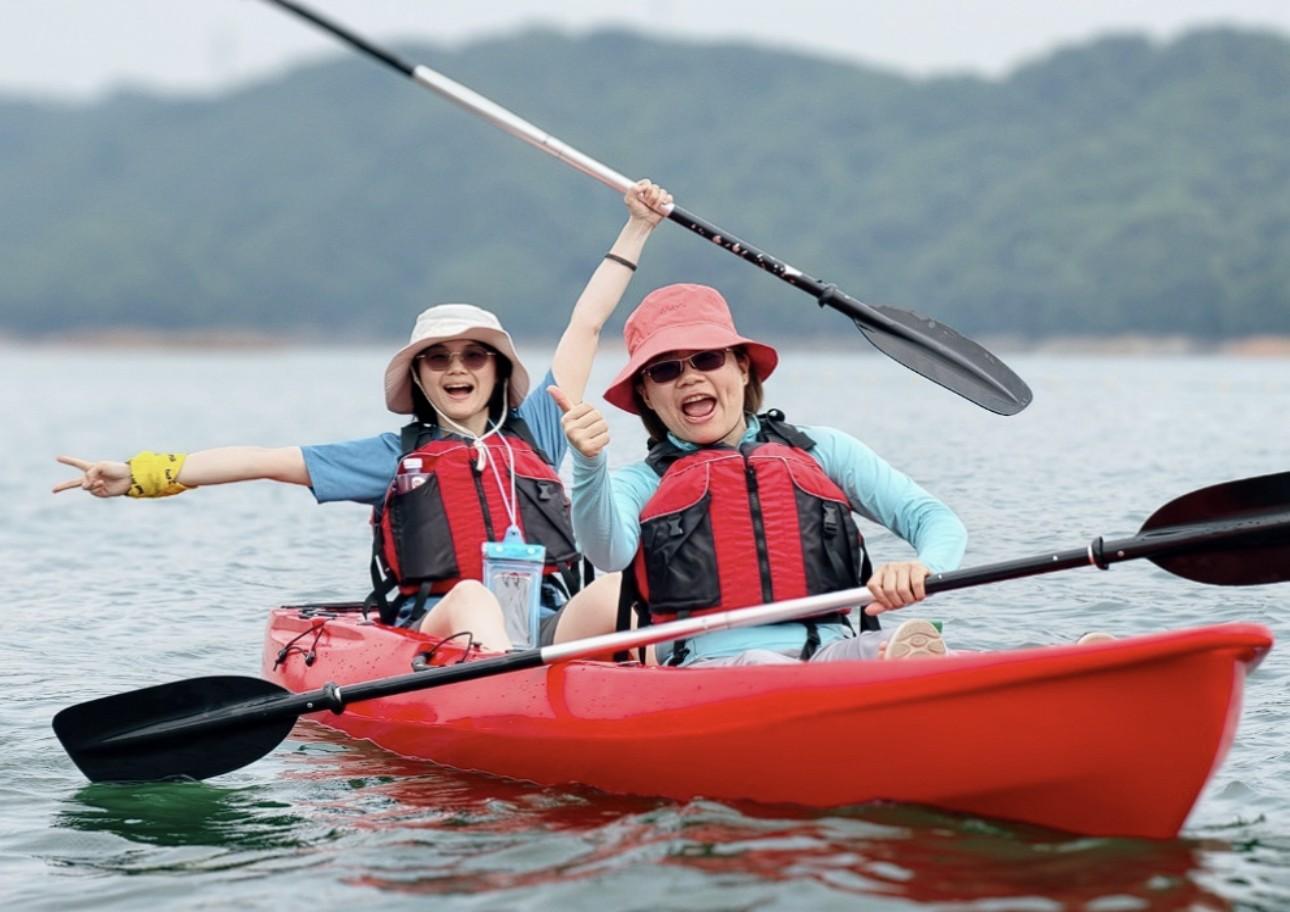 Hangzhou: Private Tagestour zum Qiandao-See, in den Wald und mit dem Kajak