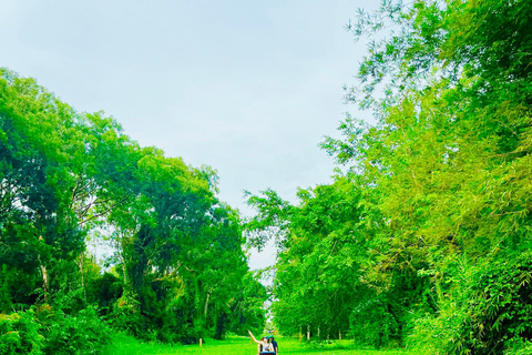 Natuurreservaat en drijvende markt