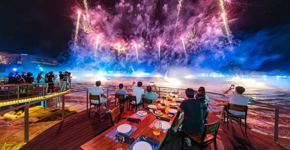Dinner with Symphony Show And Firework Of Kiss Of The Sea