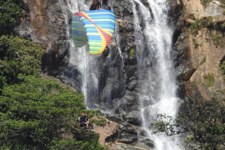 Van Medellín: paraglidingvlucht en Guatapé-tour