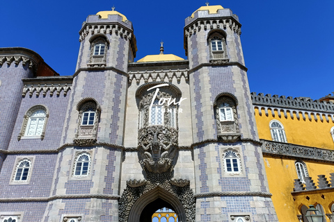 Lisbon: Sintra, Pena, Regaleira, Cabo da Roca & Cascais Private Tour – Personalized Comfort in an Exclusive Settings