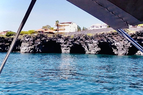 Check out the magic of sailing: a boat tour in Catania Discover the magic of sailing: a boat tour in Catania