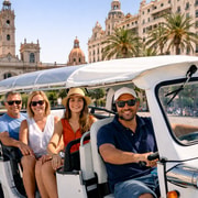 2-hour Tuk Tuk sightseeing tour of the Historic Center, Beaches, and City of Arts and Sciences