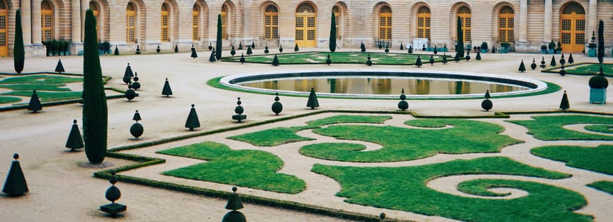 Visite du château et des jardins de Versailles avec le légendaire Roi Soleil