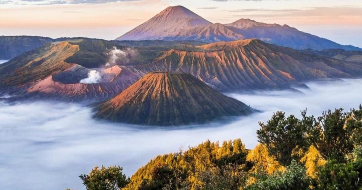 Surabaya: ontdek de Bromo en Ijen-krater 3D2N | GetYourGuide