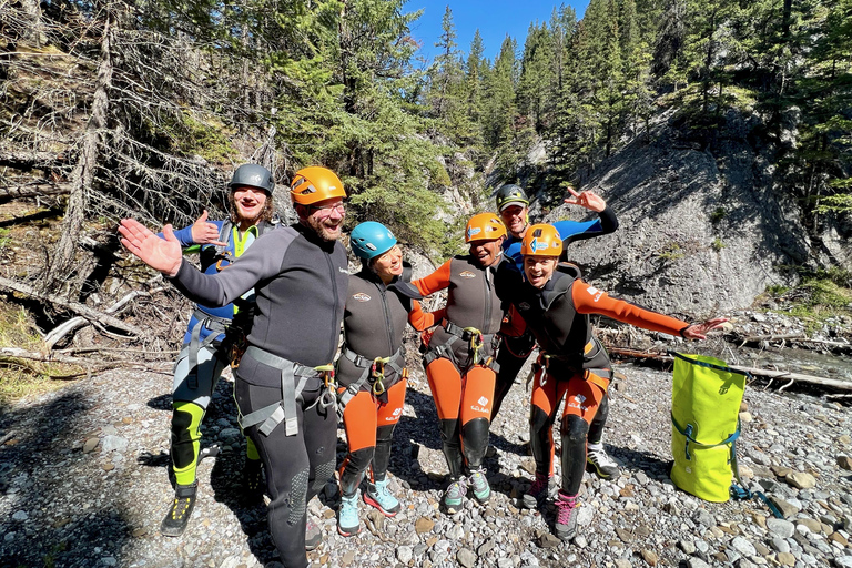 Banff: Ghost Canyon Tour mit Rutschen, Abseilen und Sprüngen