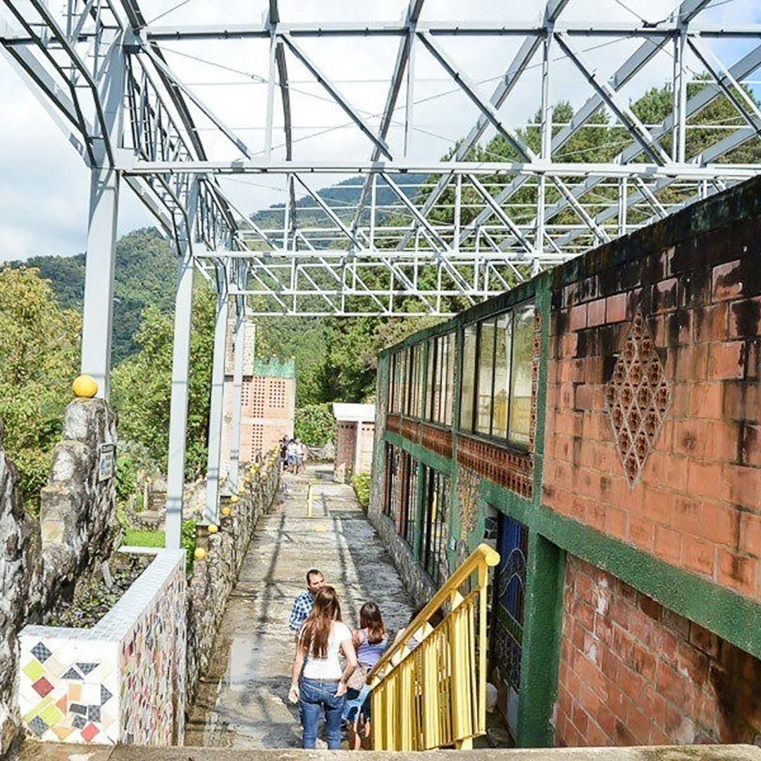 Colagem de mídia