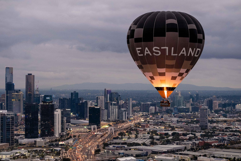 Melbourne: Sunrise Hot Air Balloon Experience with Breakfast Hot Air Balloon Experience with Meeting Point