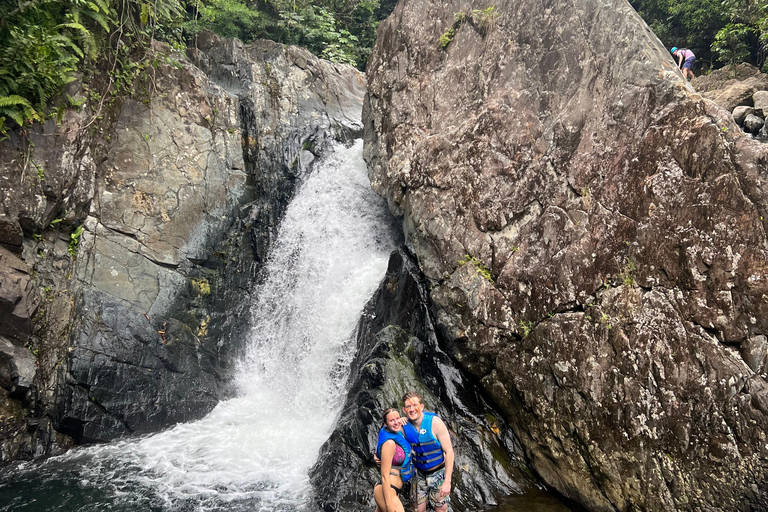 San Juan : Aventure sur le toboggan aquatique d'El Yunque avec transport